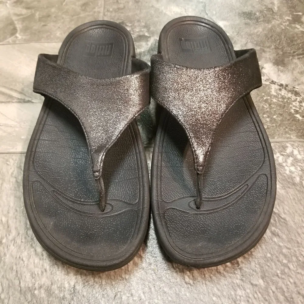 Fitflop Lulu Shimmer Black Silver Microwobbleboard Wedge Thong Sandals Woman's 8
